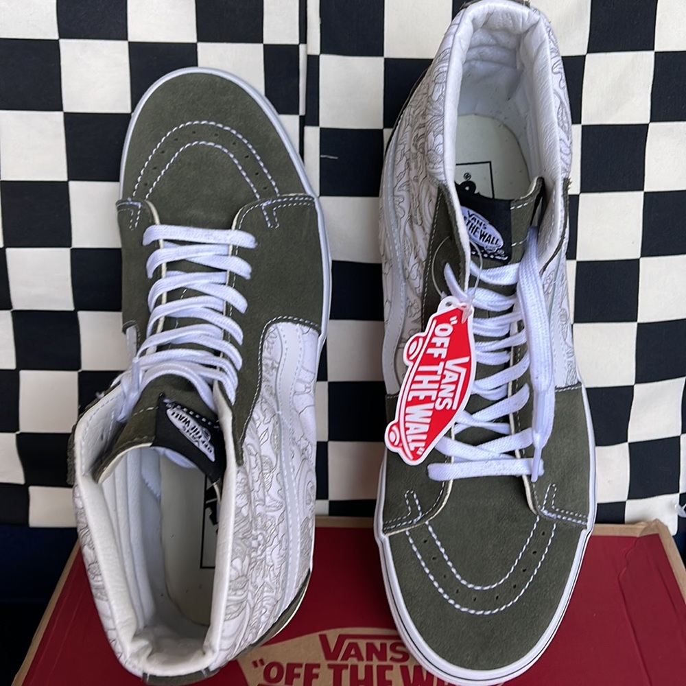 Vans Men’s Sk8-Hi Desert Skulls Grape Leaf/White sneakers - Picture 13 of 16